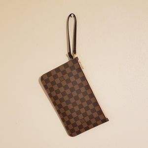 EXCELLENT Condition LV Wristlet